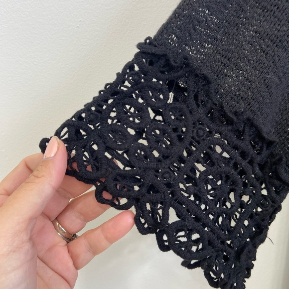 Black light crochet sleeve top M - Picture 2 of 3